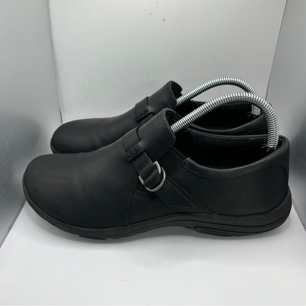 Women’s Merrell Leather Slip-On Shoes Size 9.5